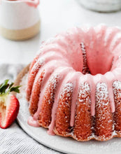 Load image into Gallery viewer, 22oz 2 Wick Strawberry Pound Cake Soy Wax Candle
